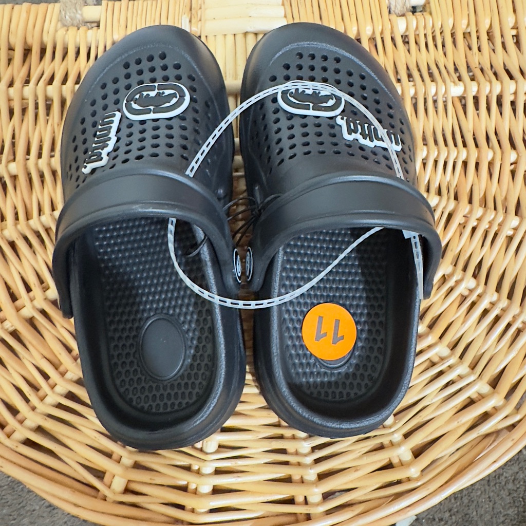 Brand New Ecko Untld Black Crocs Brand New Ecko Untld Black Crocs